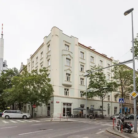 Lampi Hotel 2*
